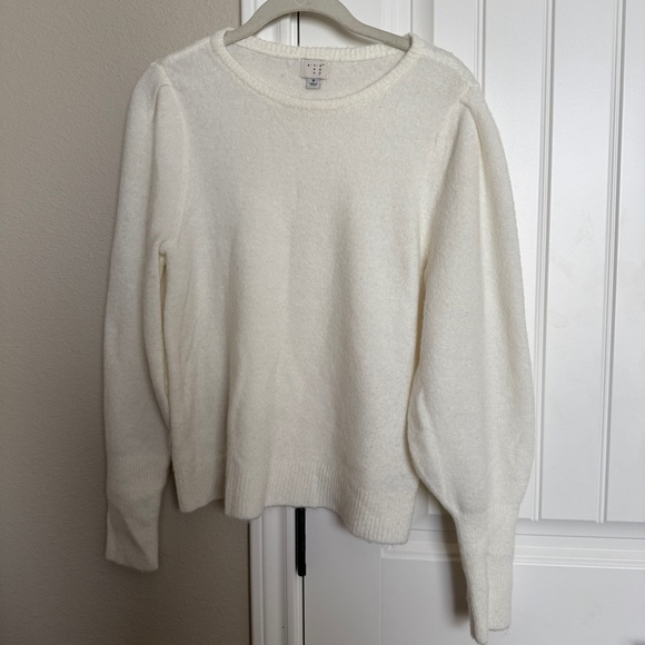 A New Day Cream Women's Sweater Size M - Picture 1 of 3
